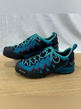 SALEWA Wildfire Edge Approach Shoes Women’s Size 8 Malta Vivacious Blue Black
